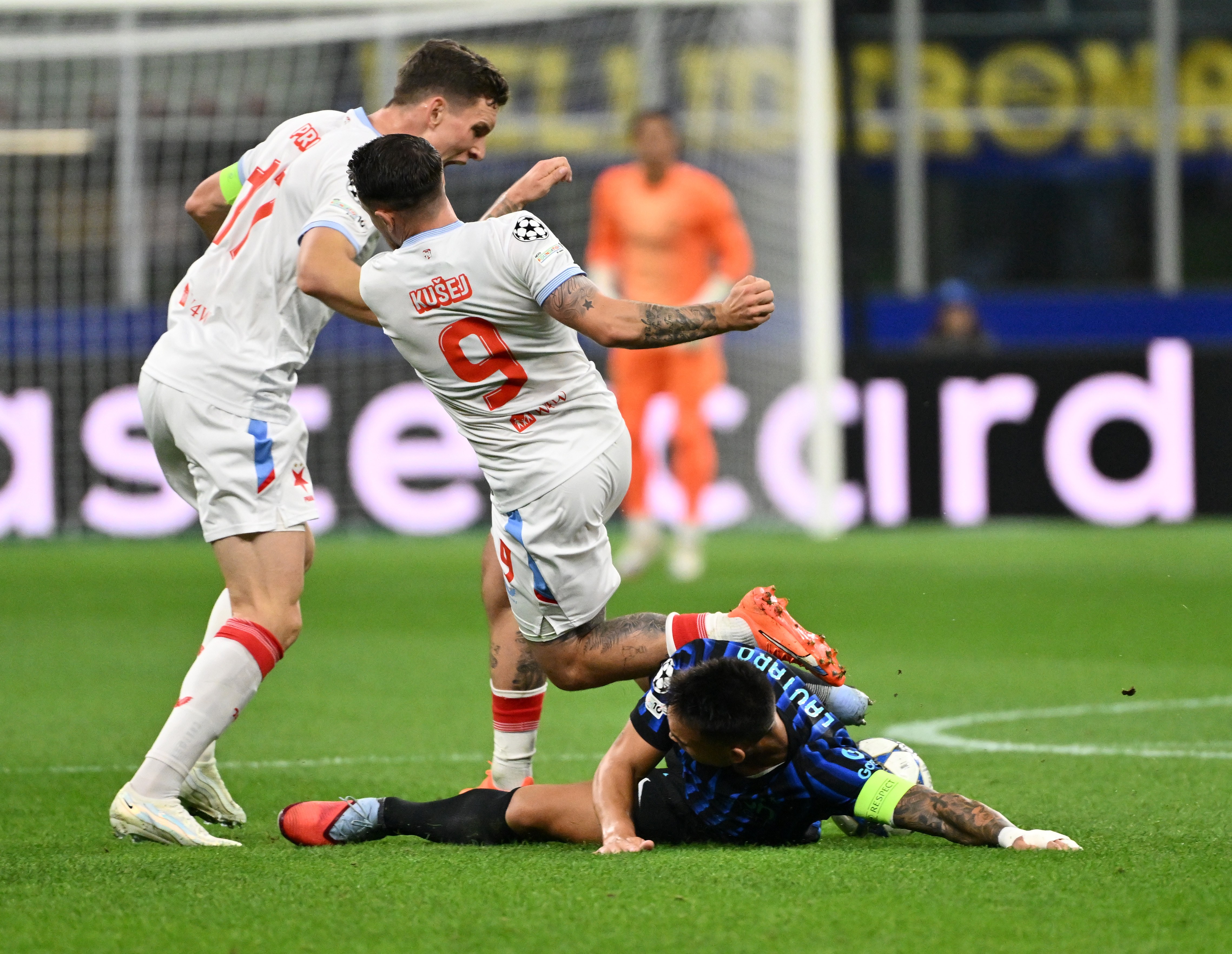 意大利杯国际比赛日走向成谜，AC米兰强势反弹，赛场秩序良好，轮换策略成焦点的简单介绍