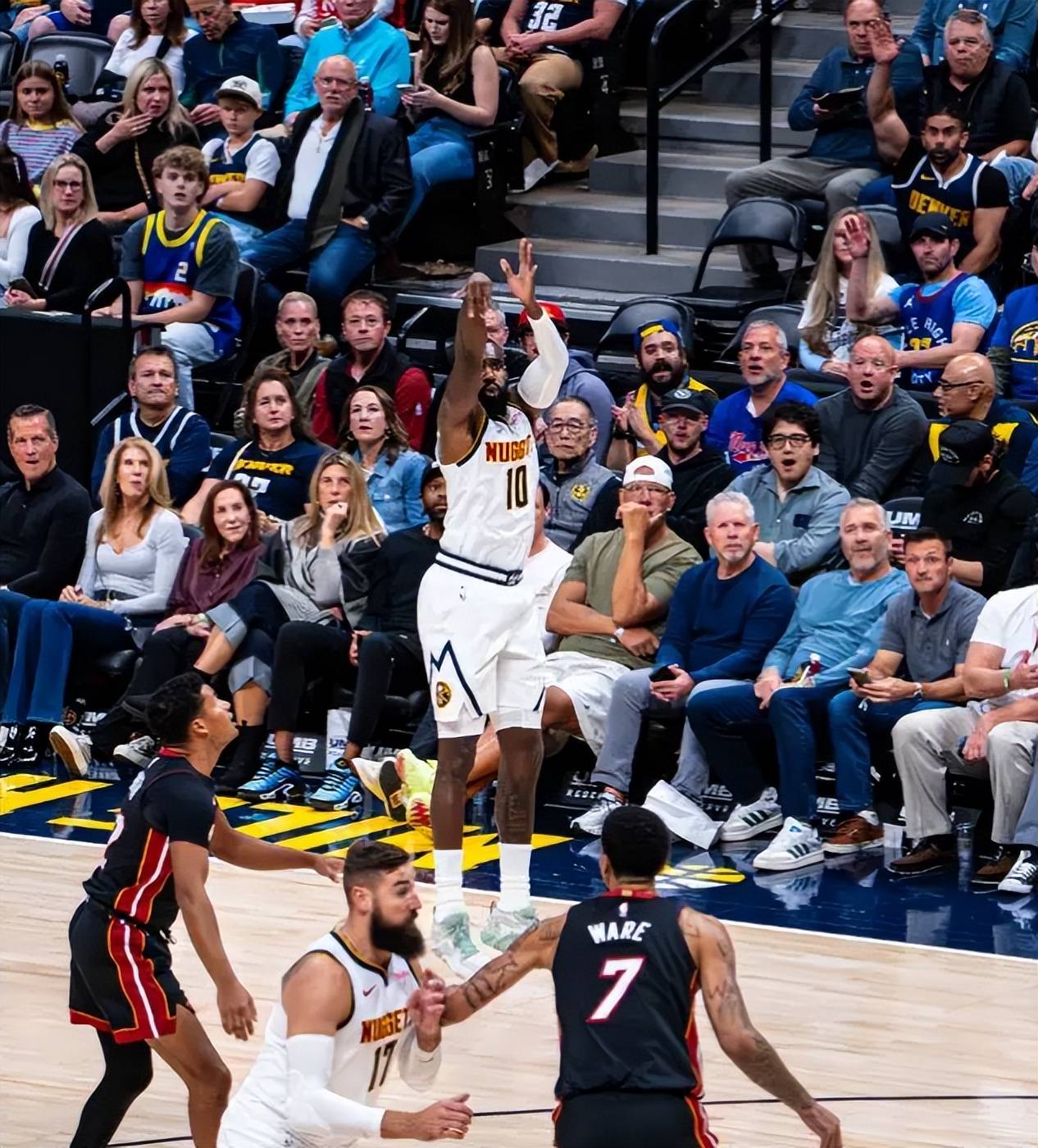 关于清晨体能课后，奥兰多魔术队长鼓劲备战NBA常规赛，更衣室稳定，赛程密集仍需轮换的信息-开云官网